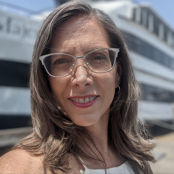 Meet your Posher, Theresa - Picture 2 of 2